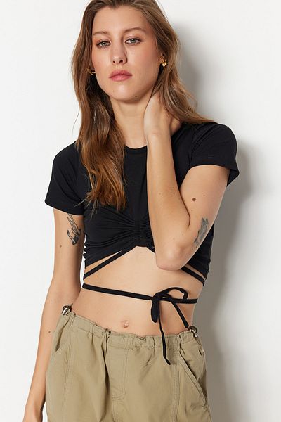 Trendyol Collection Μαύρη γραβάτα Λεπτομερής Εφαρμογή Crew Neck Crop ελαστική πλεκτή μπλούζα TWOSS23BZ00070