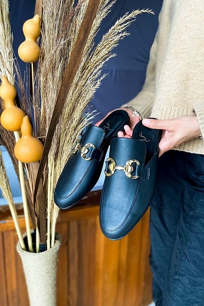SHOEBELLAS Γυναικείες παντόφλες Estelya Μαύρες Δερμάτινες Πόρπες