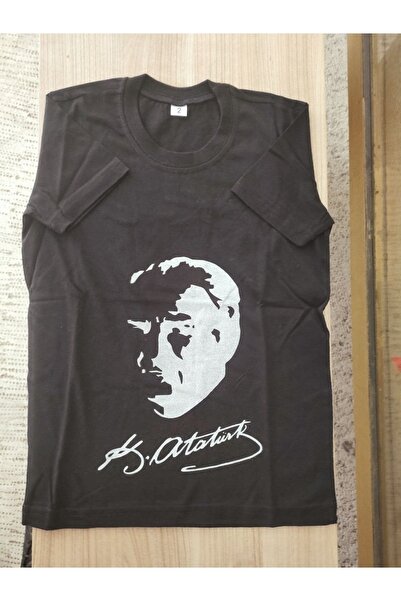 Mustafa Kemal Atatürk Siyah Üzerine Beyaz Baskılı T-shirt Unisex 23 Nisan-19 Mayıs - 29 Ekim