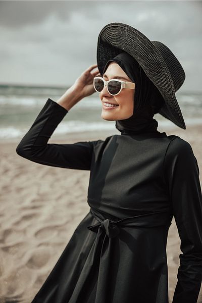 İYİBU Black Belted Fully Covered Hijab Swimsuit 4 Piece Set Water Repellent Fabric Hijab Swimsuit