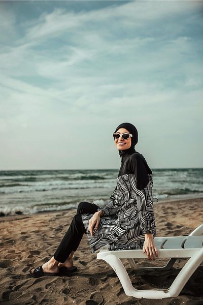 İYİBU Tesmay Zippered Fully Covered Hijab Swimsuit 4-Piece Set Water Repellent Fabric Hijab Swimsuit