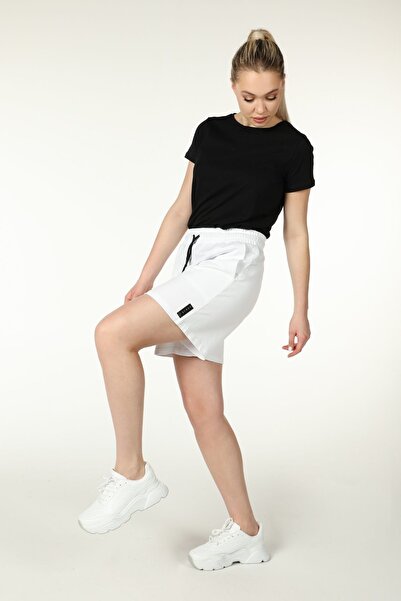 defys Γυναικείο σορτς με ελαστική μέση και λεπτομέρεια ετικέτας στην τσέπη, κανονική εφαρμογή, λευκό