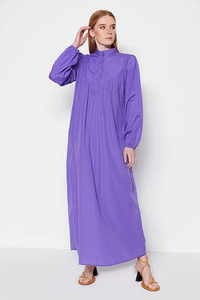 Trendyol Modest Lila, gerafftes, detailliertes Baumwollkleid mit Ballonärmeln, halber Knopfleiste, gefüttert, weite Passform, gewebtes Kleid TCTSS23EB00371