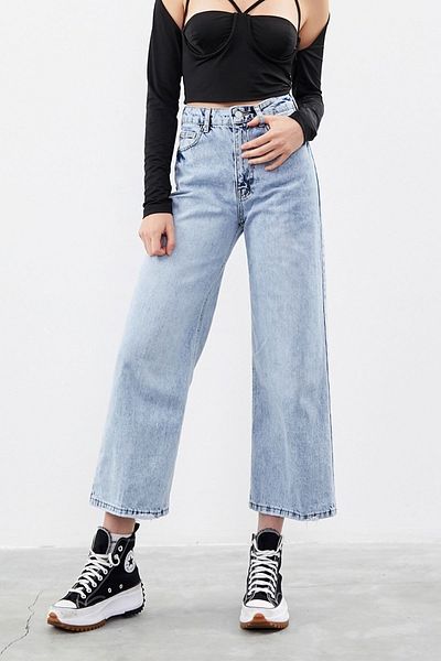 its basic Women's Snow Denim Color Culotte Fit High Waist Denim