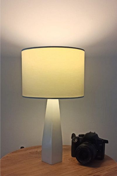 Art&Gift Cream Colored Belin - Wooden Leg Headboard Lampshade