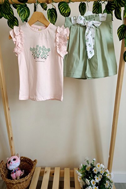 DFN طقم مكون من قطعتين من بلوزة وشورت بأكمام مكشكشة