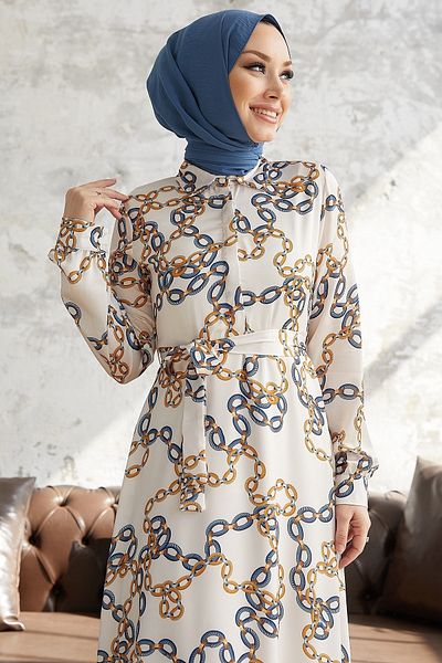 InStyle Rochie din satin cu curea cu lanț rubin - albă