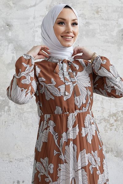 InStyle Elya Φόρεμα σιφόν ζωσμένο με γιακά με φλοράλ - μαύρισμα