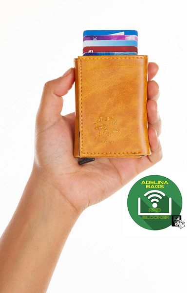 Newish Αξεσουάρ πορτοφολιού θήκης καρτών Adelina Unisex Mustard Mechanism Slide