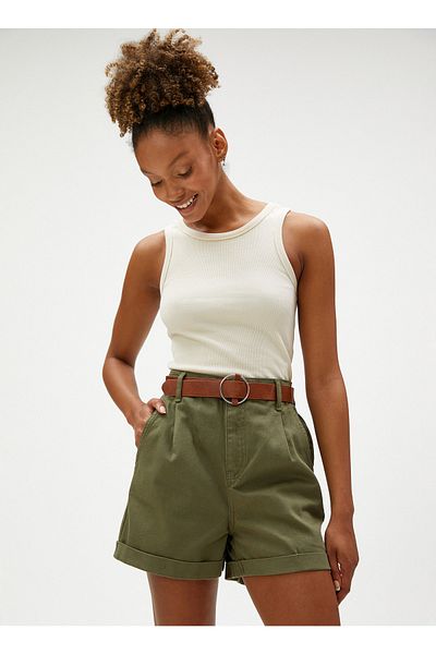 Koton Shorts - Khaki - Mittlerer Bund