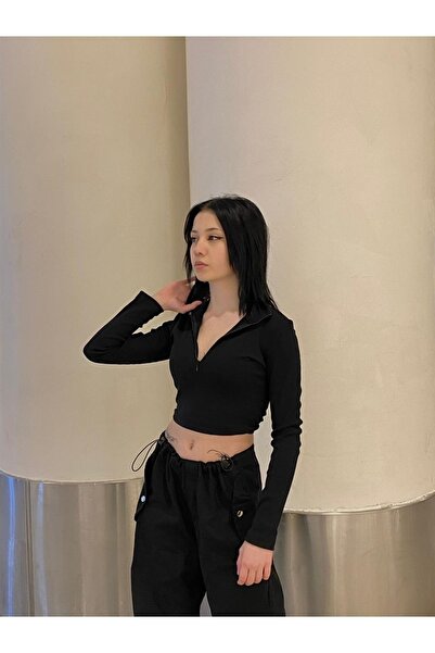 Touz Black Camisole Crop with Half Zipper