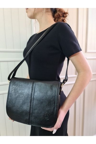Poloorjinal Geantă de umăr și crossbody Ladystyle Mariana neagră pentru femei, cu curea reglabilă, fermoar și husă