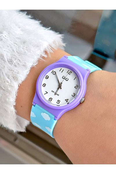 Q&Q Vq06-1500wl Waterproof Young Girl Wristwatch