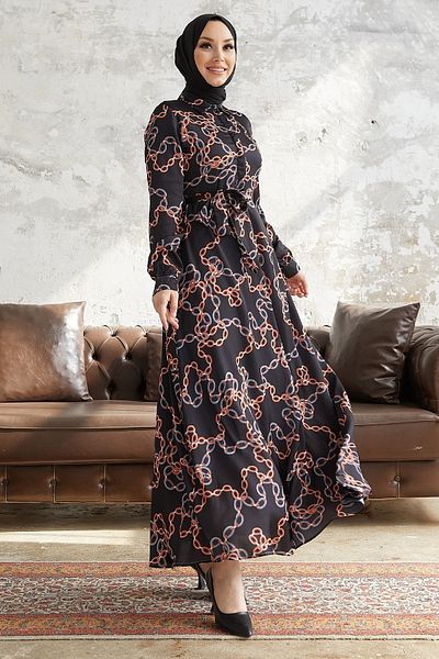 InStyle Σατέν Φόρεμα με Ζώνες με Ρουμπίνι Αλυσίδα - Μαύρο