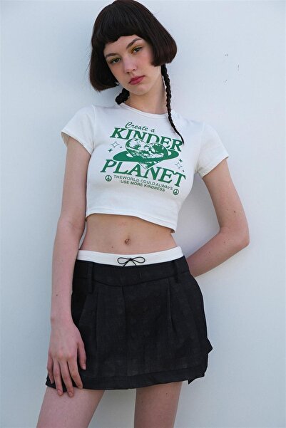 Touz White Crop - Blunt Blunt Create A Kinder Planet Printed