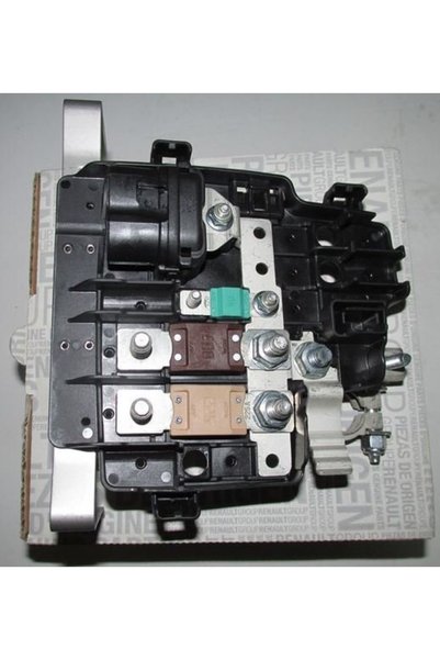 CETİNOTO Renault Master 3 Akü Kutup Başı Sigorta Tablası 8200778373 - Renault...