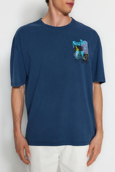 Trendyol Collection Βαμβακερό μπλουζάκι Indigo Mystic Printed Oversize - TMNSS22TS0838