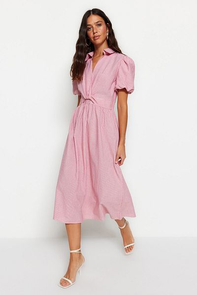 Trendyol Collection Rosa gestreiftes Midi-Gewebekleid mit zweireihigem Kragen TWOSS23EL02233