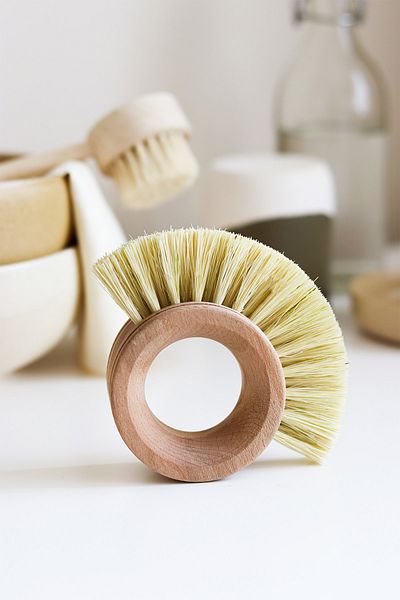 Beige & Stone Ring Dish Brush