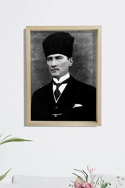 Dekor Loft Tablou Ataturk cu Rama din Lemn de Pin 33x44 Cm