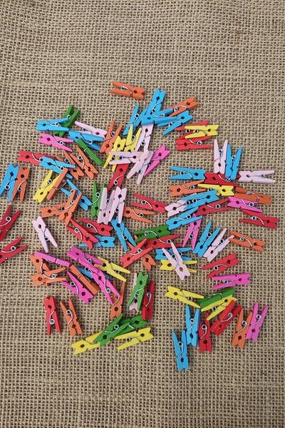 platin hediyelik 100 bucăți de agrafe mici, colorate, din lemn - agrafe pentru agățat fotografii