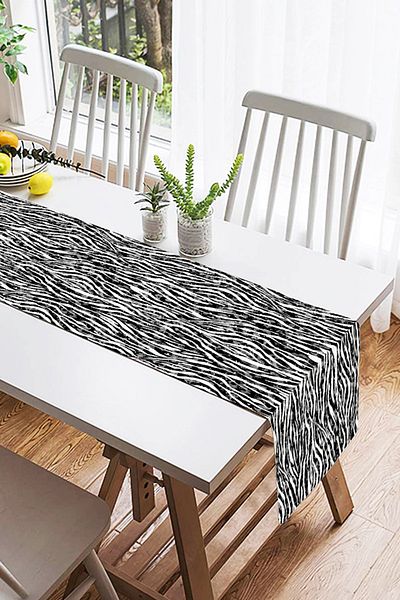 Realhomes Alerg decorativ din piele intoarsa cu model zebra