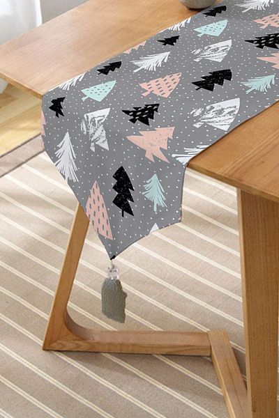 Realhomes Fundal gri Tree Themed Digital Printed Decorative Tasseled Chenille Triangle Runner