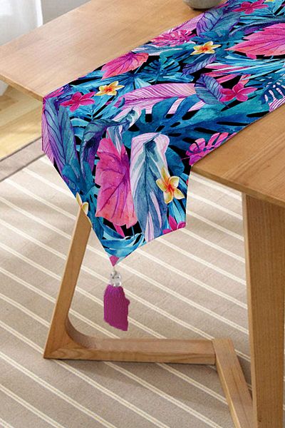 Realhomes Flori colorate pe fundal albastru Alerg triunghi modern cu smocuri de chenille