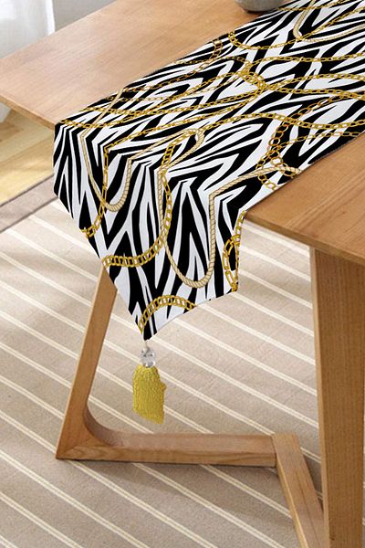 Realhomes Chain Pattern on Zebra Background Special Design Digital Printed Modern Tufted Chenille Triangle Runner