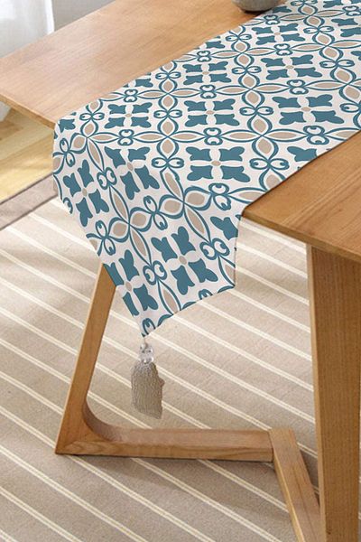 Realhomes Alergăre triunghiular din chenille modern cu smocuri, imprimată digital cu design special Livense