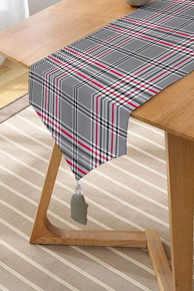 Realhomes Plaid Patterned Digital Printed Modern Tufted Chenille Triangle Runner
