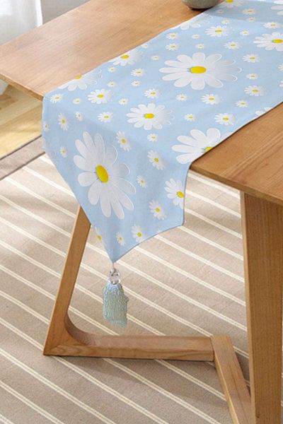 Realhomes Daisy Design Digital Printed Modern Tufted Chenille Triunghi Runner