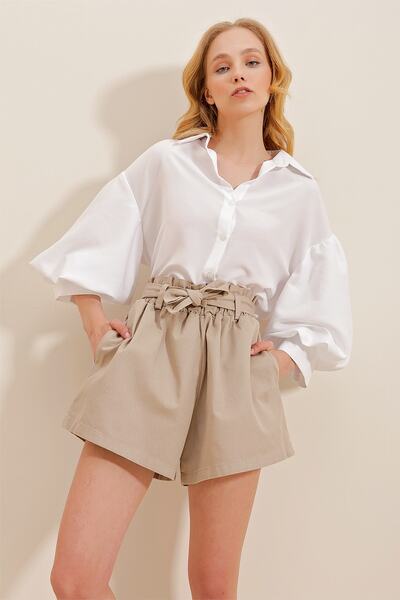 Trend Alaçatı Stili Women's Dark Beige Comfortable Cut Denim Shorts with Elastic Waist and Belt ALC-X6596