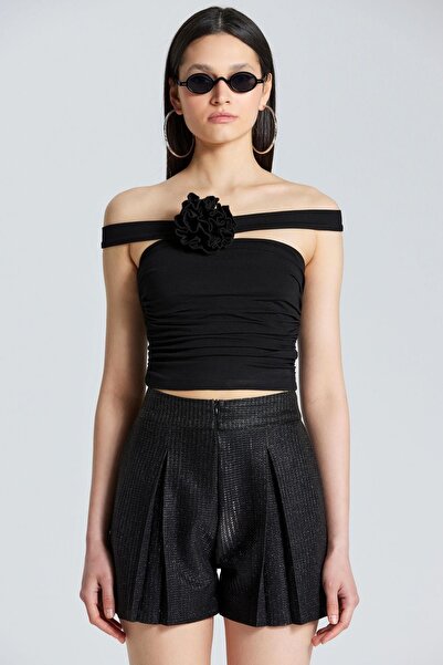boutiquen 2563 Gül Detaylı Bantlı Siyah Bluz