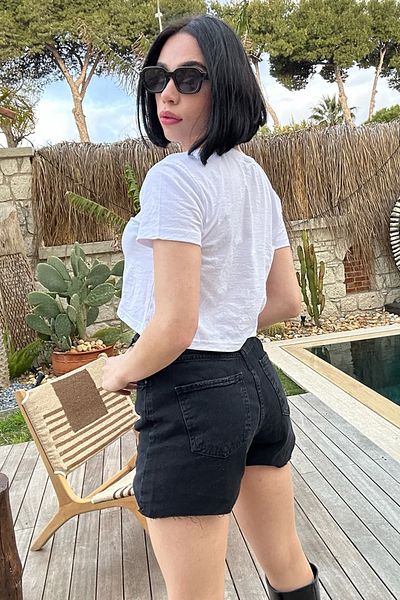MODAGEN Základní oversize tričko Cut Crop Cotton