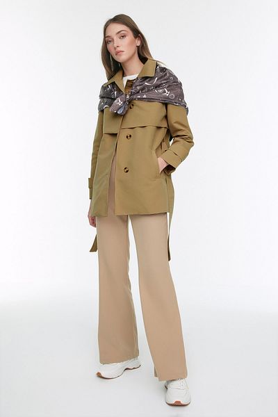 Trendyol Collection Detailní trenčkot s béžovým páskem s širokými rameny a větrovkou TWOSS22TR0042