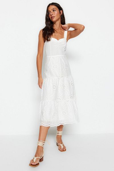 Trendyol Collection Λευκή μέση που ανοίγει υφασμένο φόρεμα με φόδρα με κέντημα TWOSS23EL00156