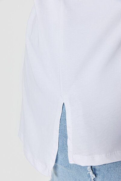 Trendyol Curve Λευκό μπλουζάκι από 100% βαμβάκι με επένδυση - Πίσω Χαμηλή κοπή TBBSS23BF00045