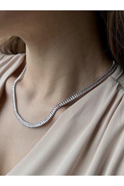 Uma collection قلادة باجيت زركون غير قابلة للدوران