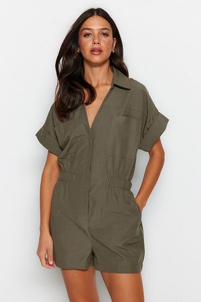 Trendyol Collection Khakifarbener Mini-Jumpsuit mit gewebter elastischer Taille TWOSS23TU00137