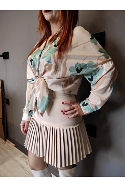 qstyle Short Beige Skirt with Pleated Ends