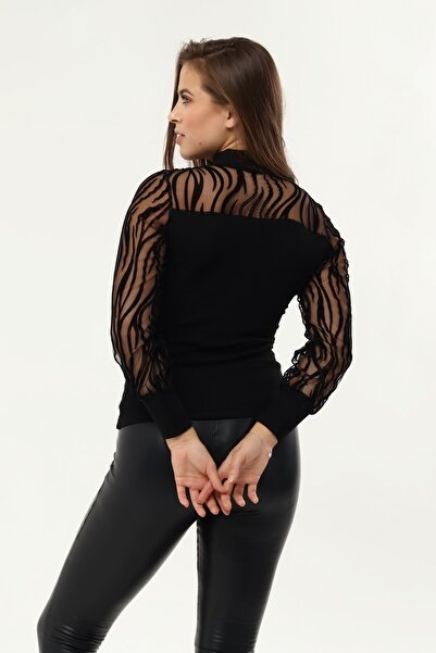 KİM Kİ O Dámská halenka s flogovým potiskem s tylovým detailem