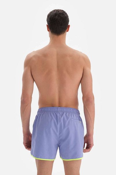 Dagi Fliederfarbene Mini-Shorts mit Paspelierung