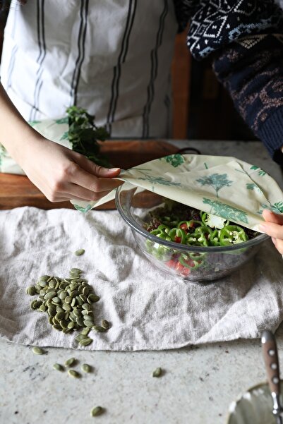 MUMO All-in-One Package - Waxed Food Storage Fabric and Pouch Set - Abundance Pattern