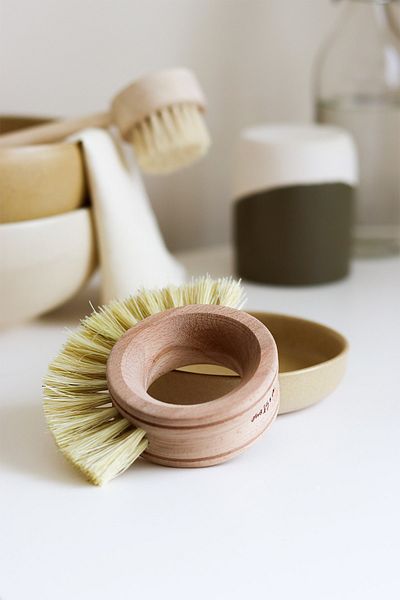 Beige & Stone Ring Dish Brush
