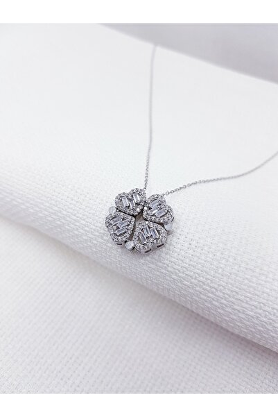 OniksGümüş 925 Ayar Gümüş Baget Taşlı Açılabilen Kalp Ve Yapraklı Yonca Kolye