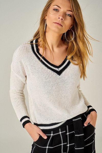 AQE FASHION Pulover alb cu dungi cu decolteu în V de damă