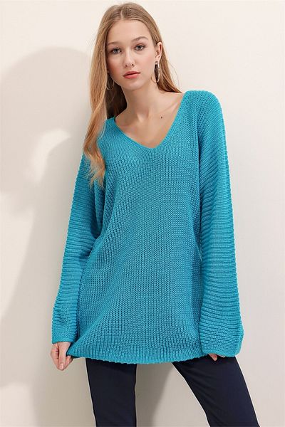 AQE FASHION Women's Turquoise Bat Sleeve V-Neck Sweater