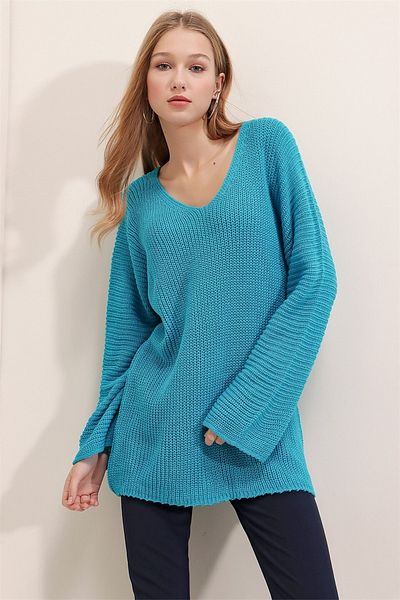 AQE FASHION Women's Turquoise Bat Sleeve V-Neck Sweater