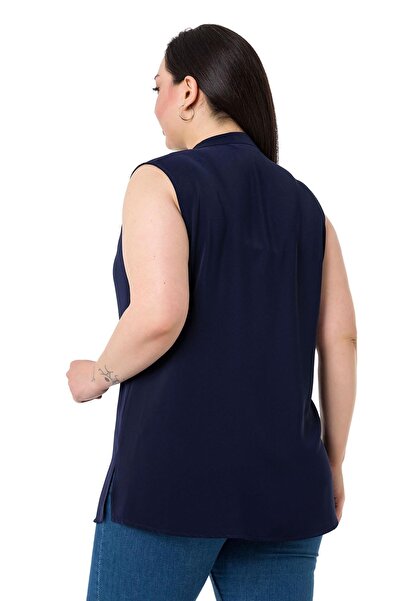 DISENTIS MODEST Μπλούζα με κολάρο με δέσιμο με όρθιο γιακά με πλαϊνή σχισμή Flowy αμάνικη μπλε μπλούζα